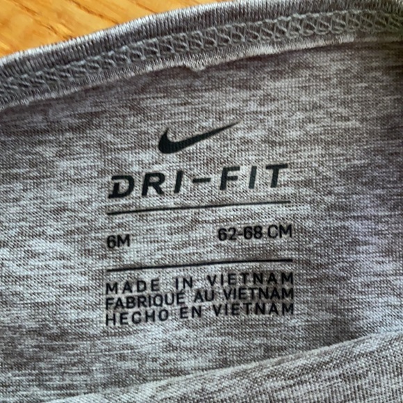 Nike - Picture 3 of 3